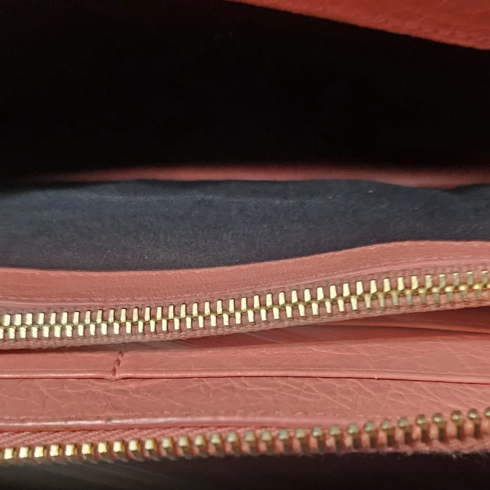 Balenciaga Pink Wallet with Gold Accents - Picture 4 of 12